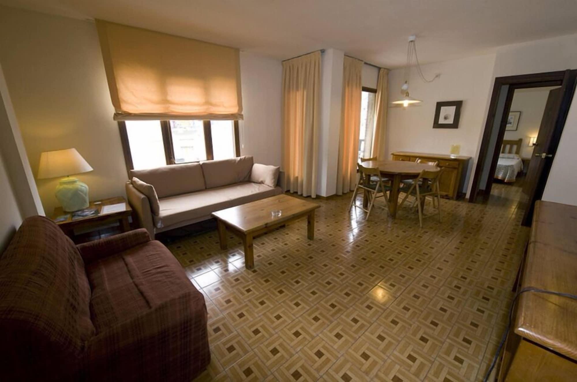 Apartamentos Pessets Adelaida Sort Exteriér fotografie