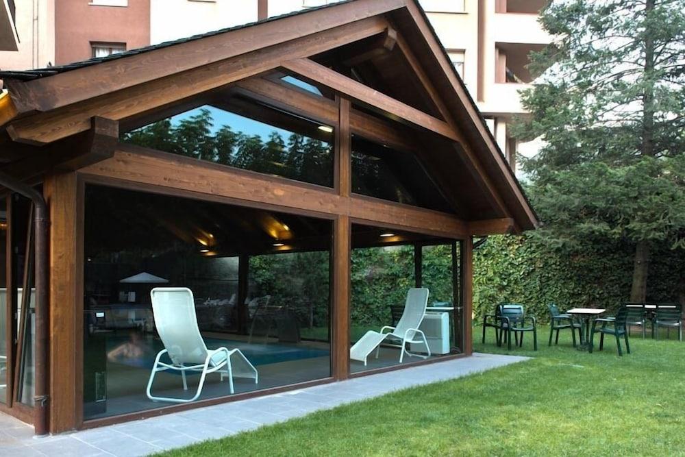 Apartamentos Pessets Adelaida Sort Exteriér fotografie