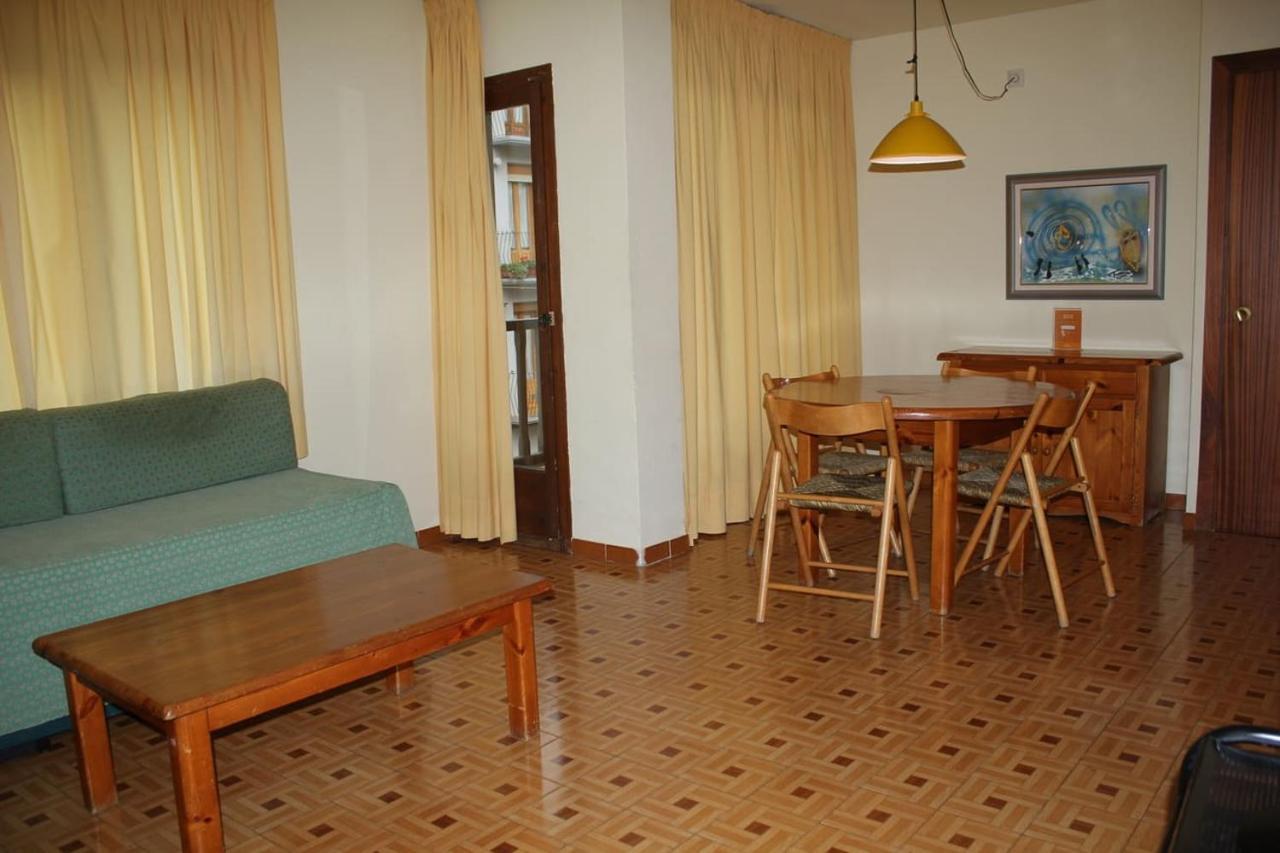 Apartamentos Pessets Adelaida Sort Exteriér fotografie